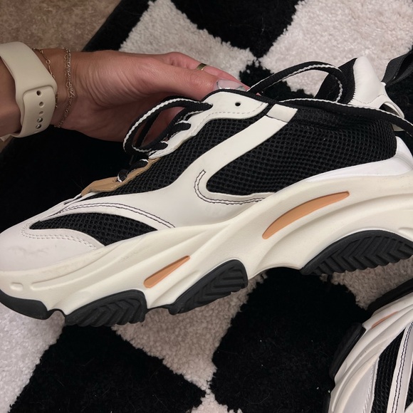 Steve Madden chunky sneakers - Picture 2 of 2